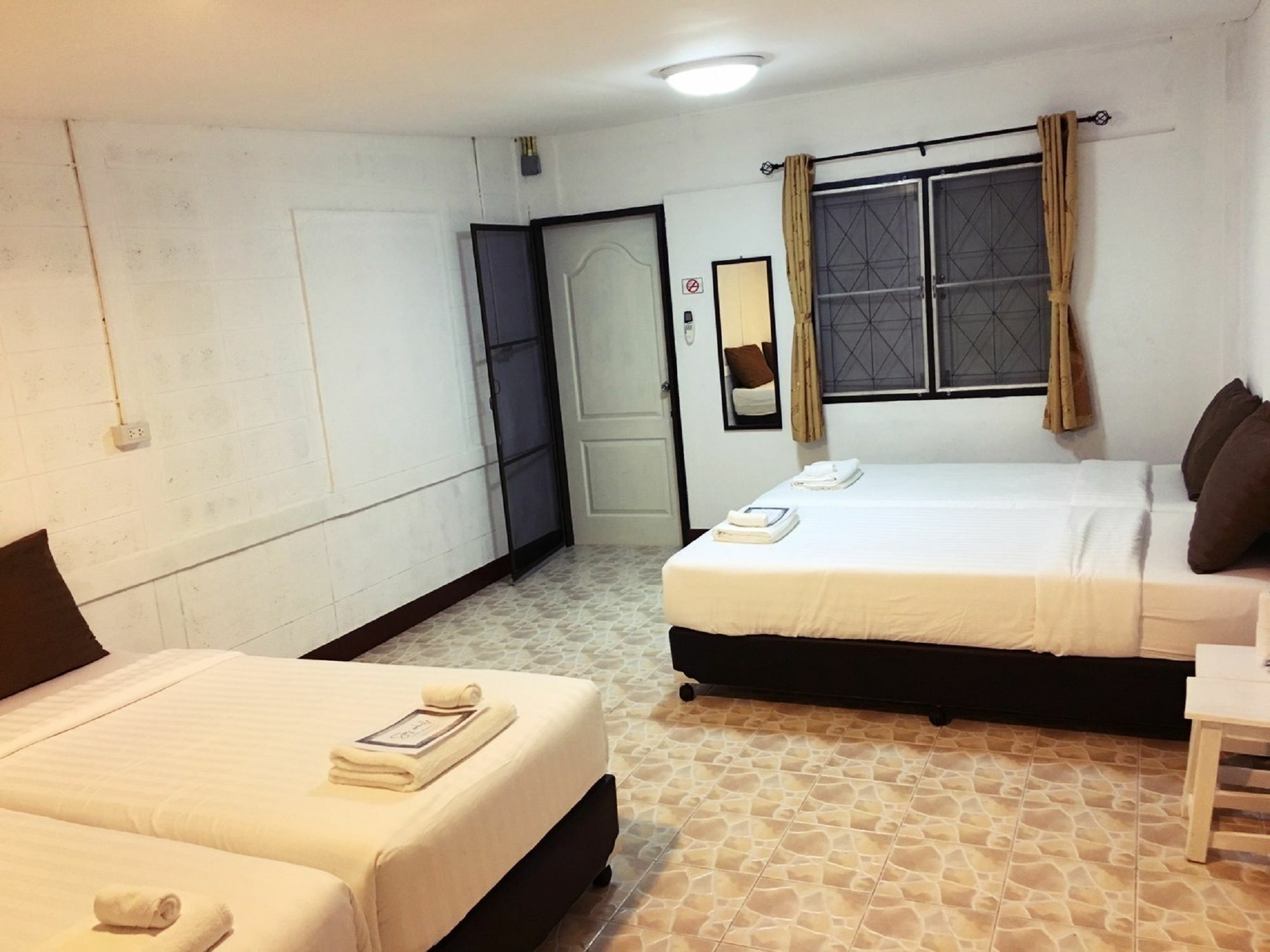 Hotel Tommy Huts Chiang Mai Zewnętrze zdjęcie